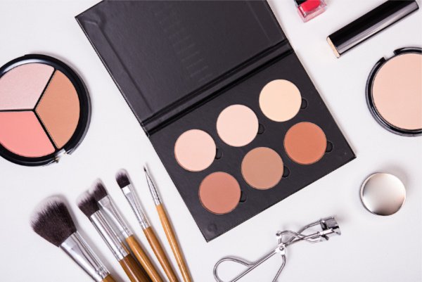 Every Girl’s Make-Up Kit Must-Haves